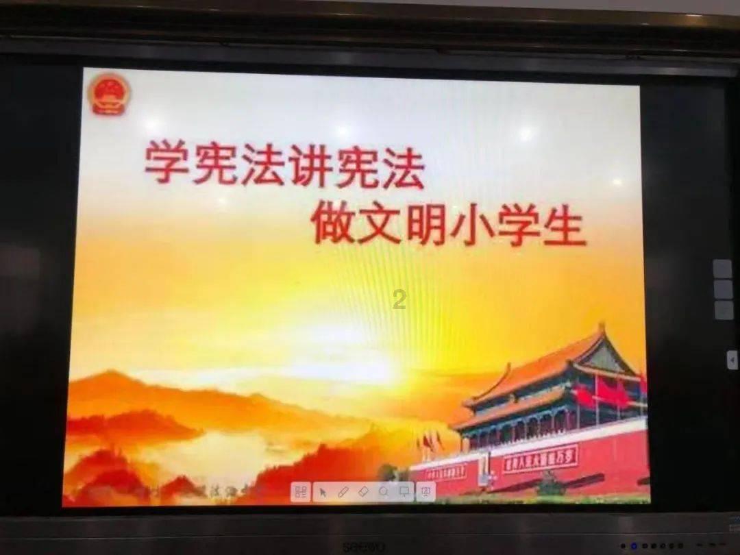现在考上老师为什么直接让签合同还一签5年的？游戏画面