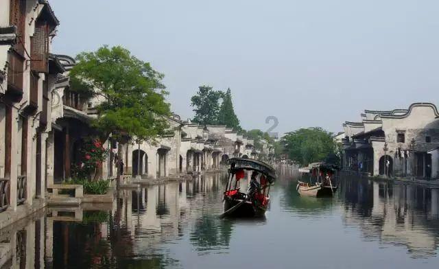 山南市琼结县举办“幸福琼结、嗨购年货”促消费活动